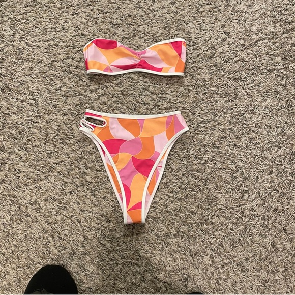 Lovers + Friends Sweet Life Top in Fuchsia Geo XXS - Picture 5 of 14